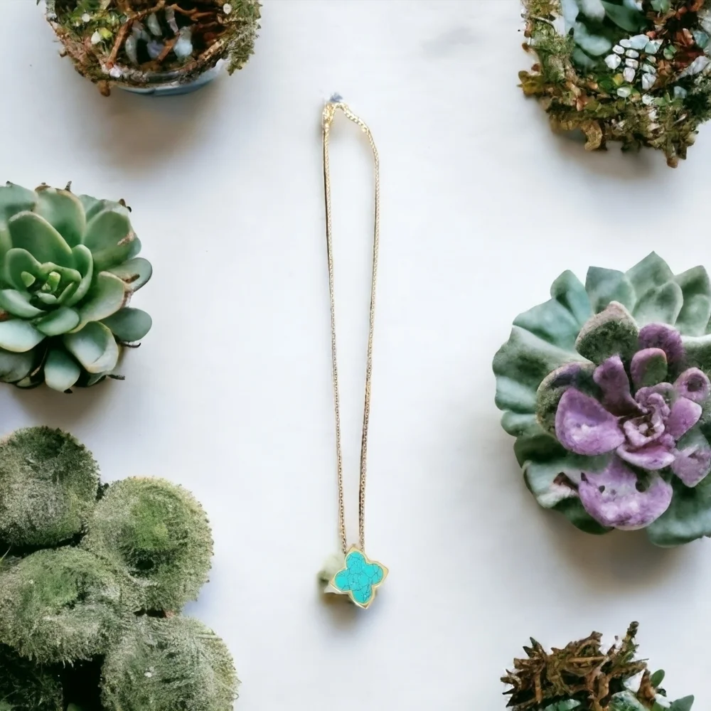 Beautiful Turquoise pendant necklace